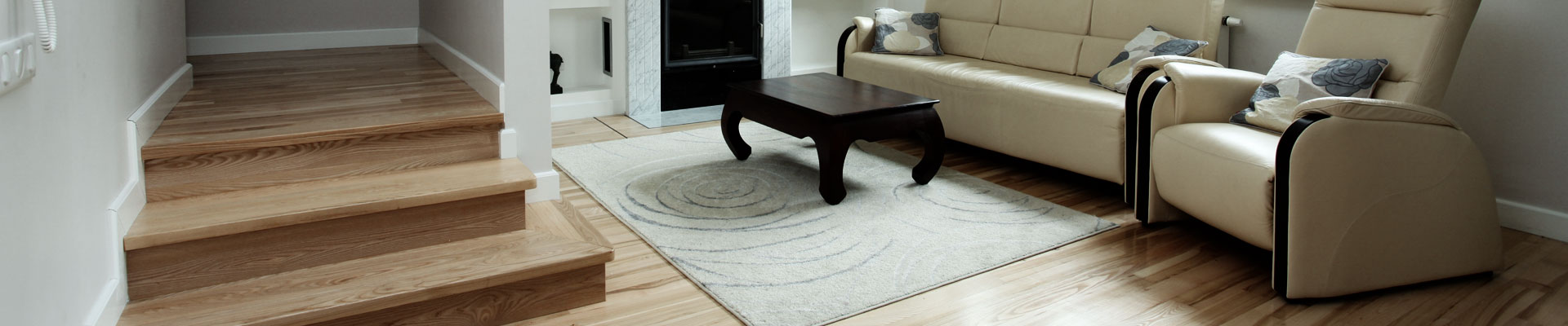 Light Hardwood Flooring in Livingroom